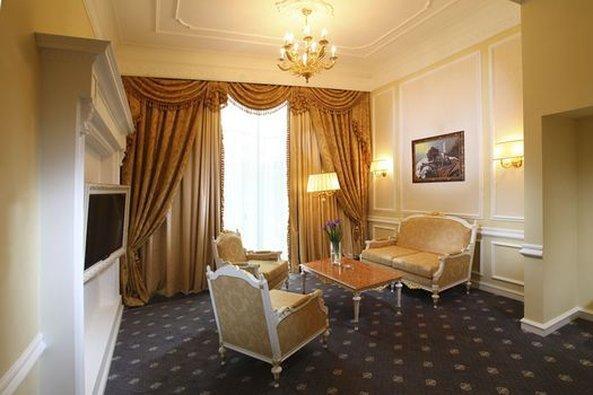Aleksandrovski Grand Hotel Vladikavkaz Rom bilde