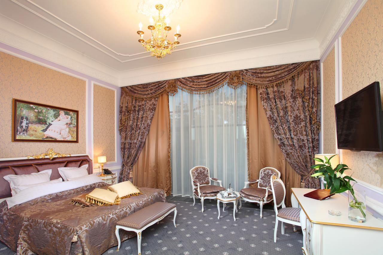 Aleksandrovski Grand Hotel Vladikavkaz Rom bilde